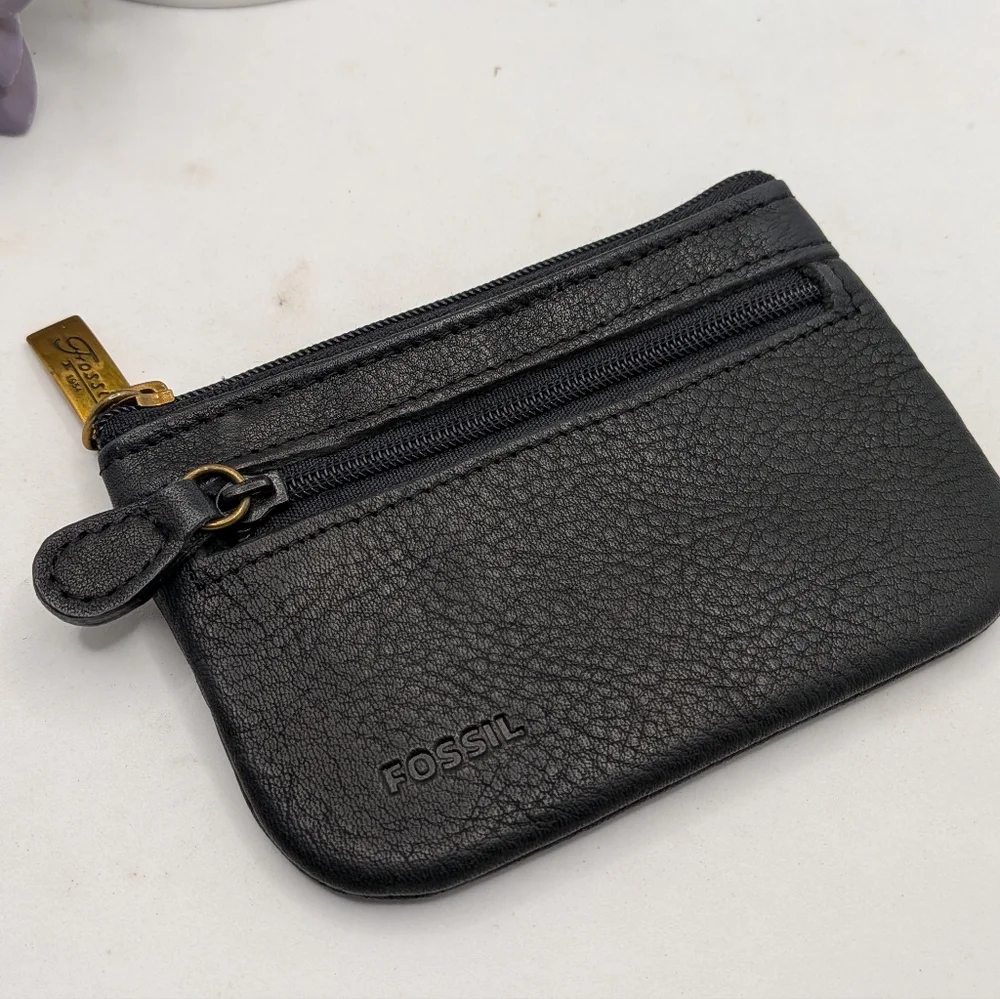 Fossil Black Pebbled Leather Zip Card Wallet